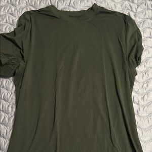 lululemon athletica Olive Green Men's Short Sleeve Tee
